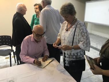 Lançamento do Livro Karitós - viagem em terras do Brasil