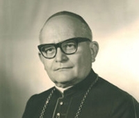 1º Bispo – Dom José de Medeiros Leite Bispo de Oliveira (MG) (ex-aluno)